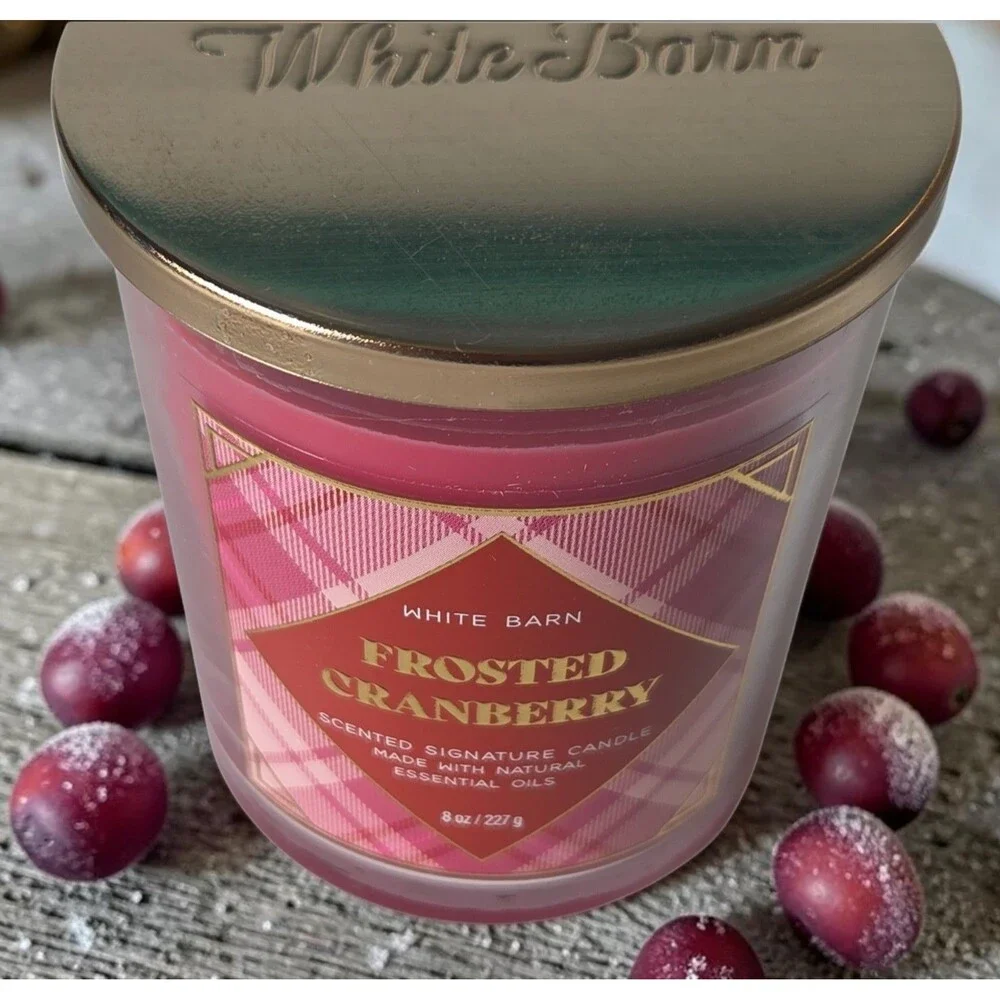 Bath & Body Works White Barn Frosted Cranberry Single Wick Candle 8 oz New
